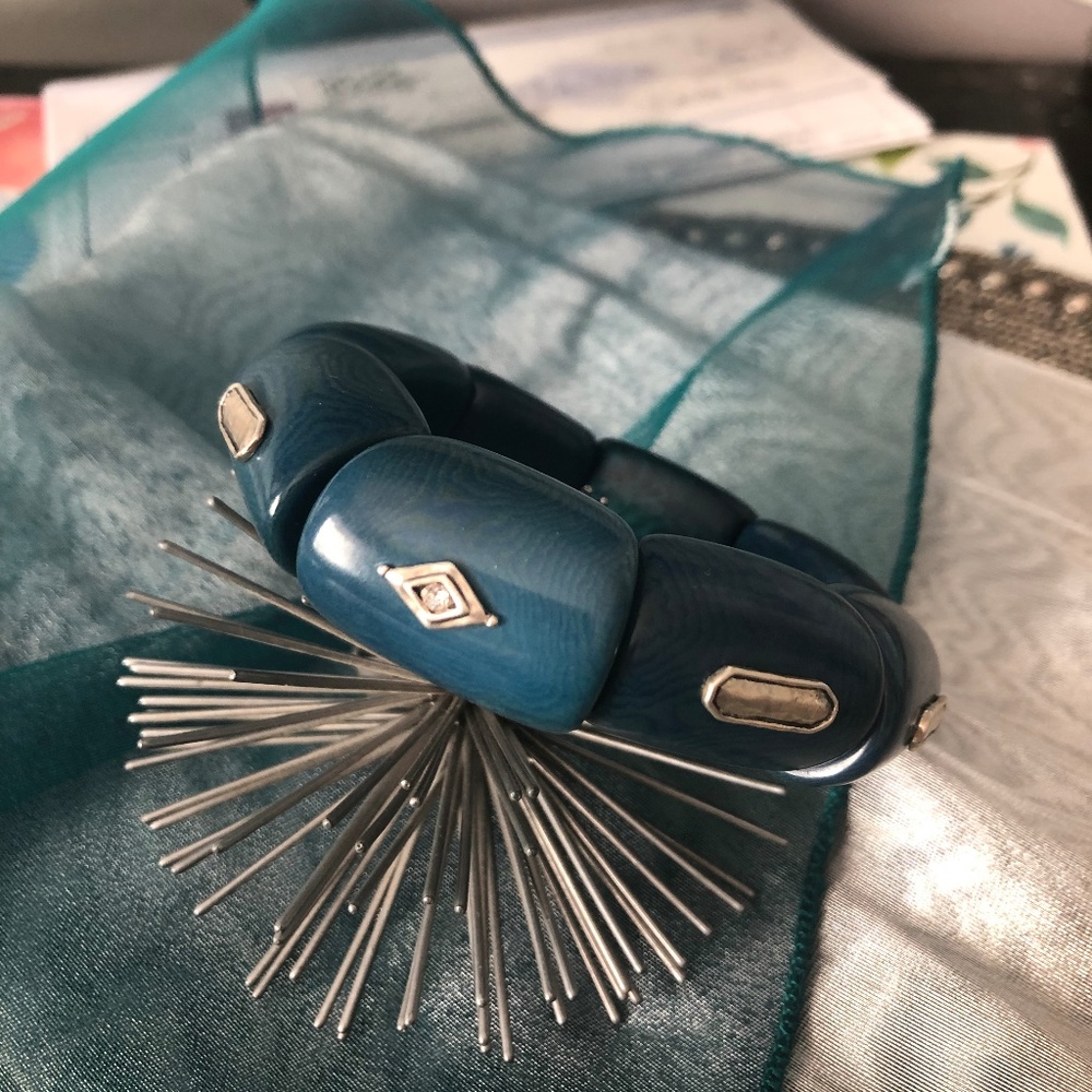 Silpada Polished Palm A Stretch Bracelet